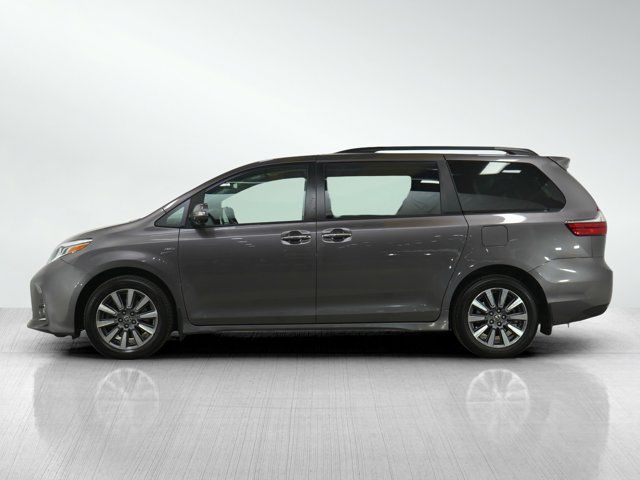 2020 Toyota Sienna XLE