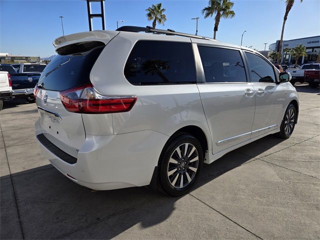 2020 Toyota Sienna XLE