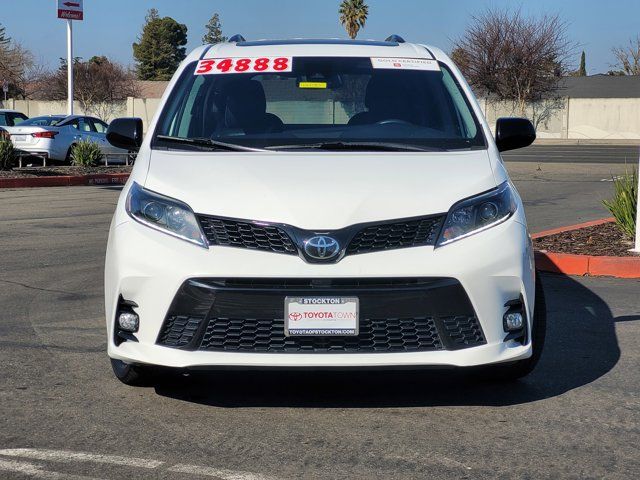 2020 Toyota Sienna SE