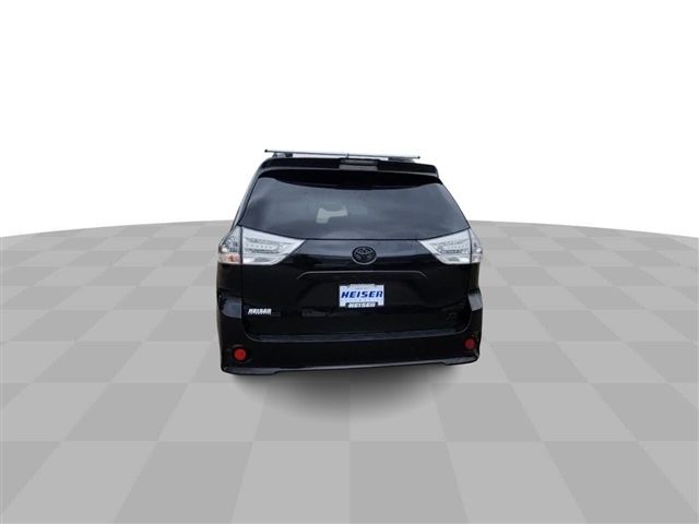 2020 Toyota Sienna SE