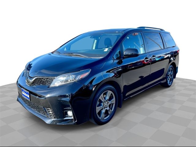 2020 Toyota Sienna SE