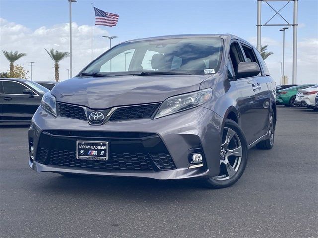 2020 Toyota Sienna SE