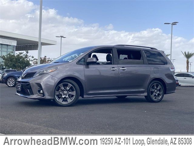 2020 Toyota Sienna SE