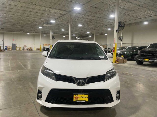 2020 Toyota Sienna SE