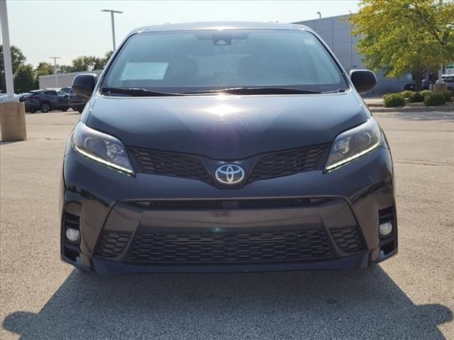 2020 Toyota Sienna SE