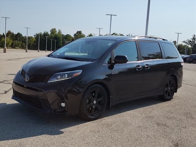 2020 Toyota Sienna SE