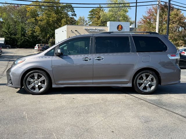 2020 Toyota Sienna SE