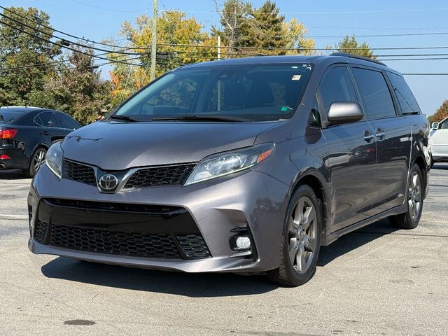 2020 Toyota Sienna SE