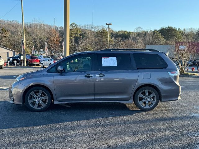 2020 Toyota Sienna SE