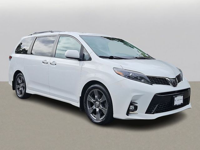 2020 Toyota Sienna SE