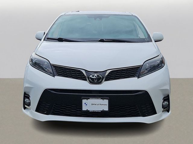 2020 Toyota Sienna SE