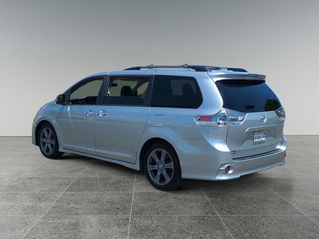 2020 Toyota Sienna SE