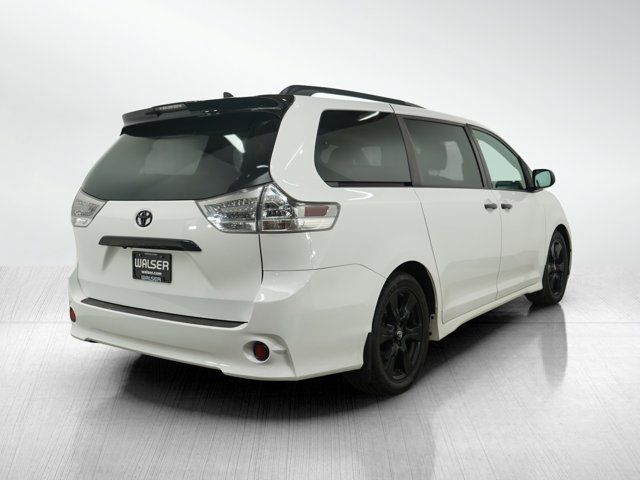 2020 Toyota Sienna SE