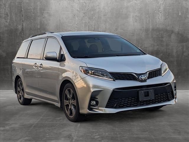 2020 Toyota Sienna SE