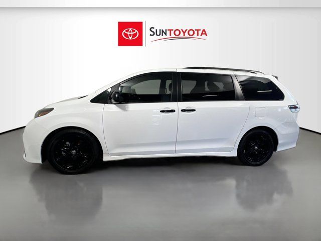 2020 Toyota Sienna SE