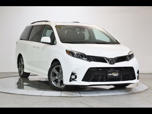 2020 Toyota Sienna SE