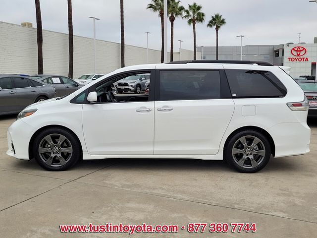 2020 Toyota Sienna SE