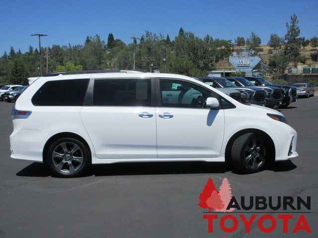 2020 Toyota Sienna 