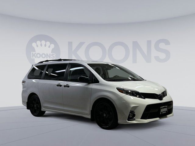 2020 Toyota Sienna SE