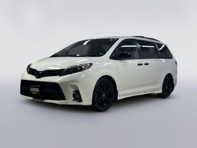 2020 Toyota Sienna SE