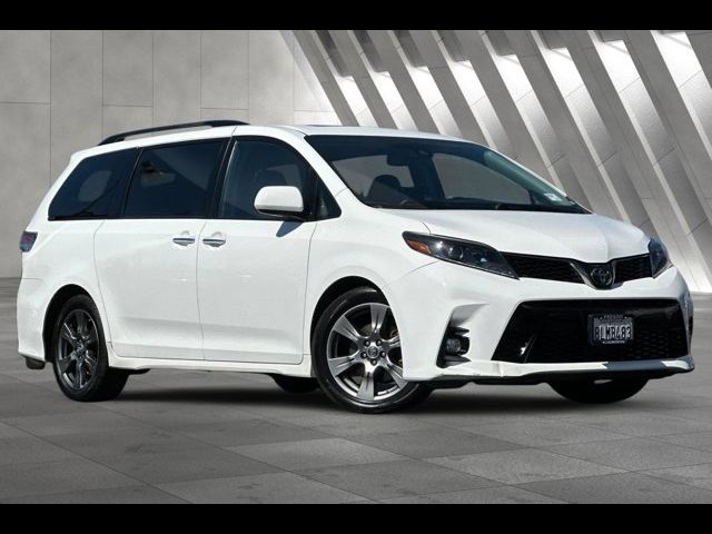 2020 Toyota Sienna SE
