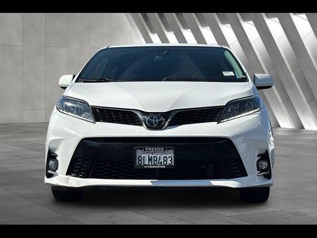 2020 Toyota Sienna SE