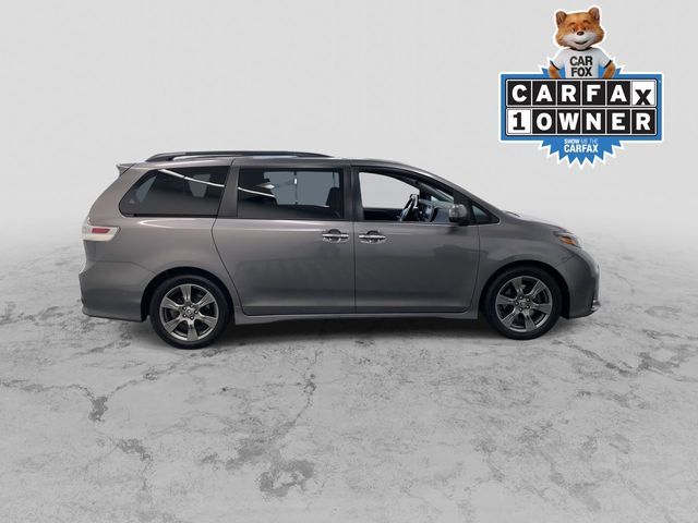 2020 Toyota Sienna SE