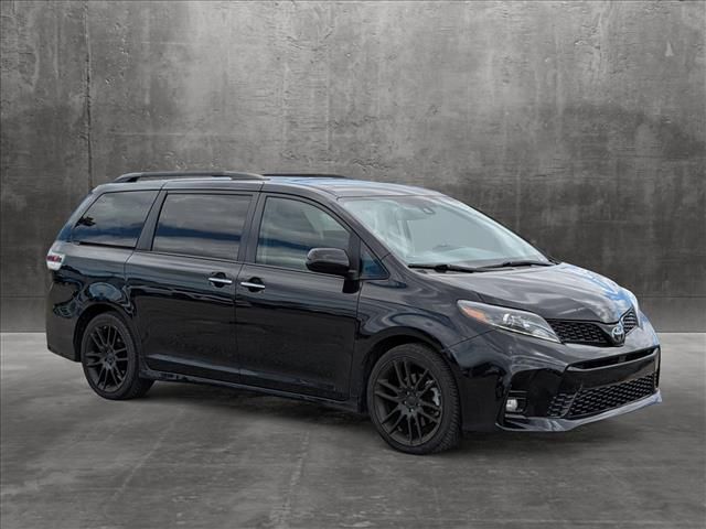 2020 Toyota Sienna SE