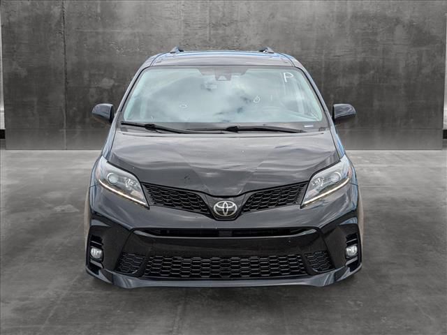 2020 Toyota Sienna SE