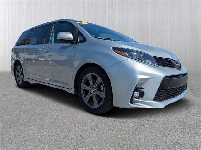 2020 Toyota Sienna SE