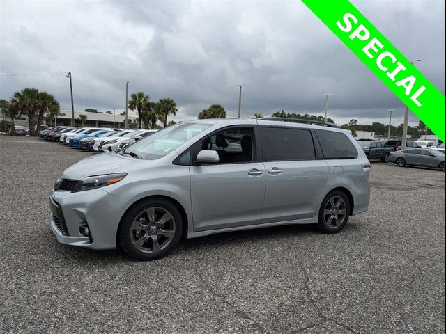 2020 Toyota Sienna SE