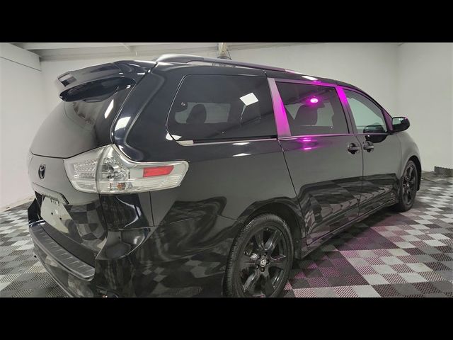 2020 Toyota Sienna SE