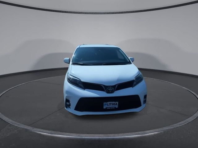 2020 Toyota Sienna SE