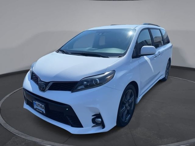 2020 Toyota Sienna SE