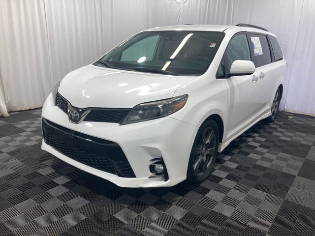 2020 Toyota Sienna SE