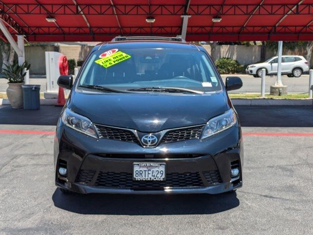 2020 Toyota Sienna SE