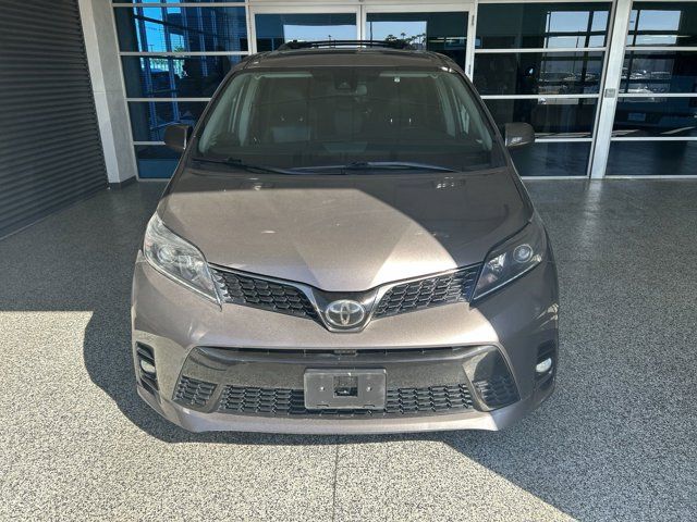 2020 Toyota Sienna SE