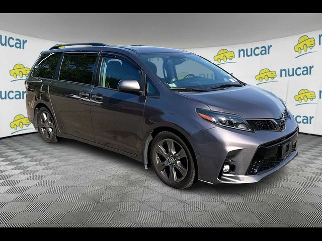 2020 Toyota Sienna SE