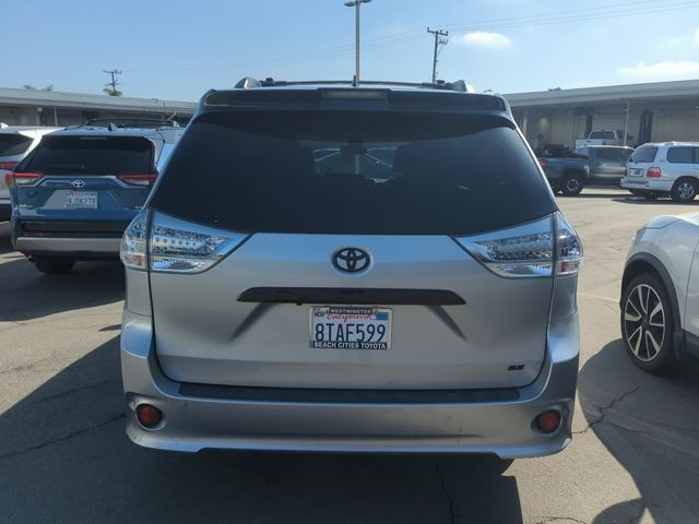 2020 Toyota Sienna 