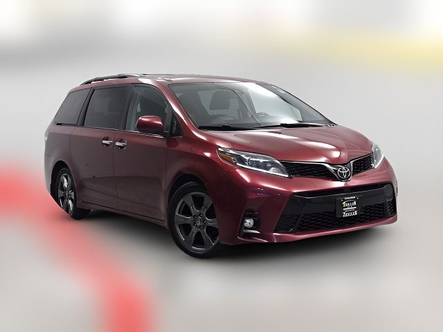 2020 Toyota Sienna SE