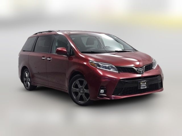 2020 Toyota Sienna SE