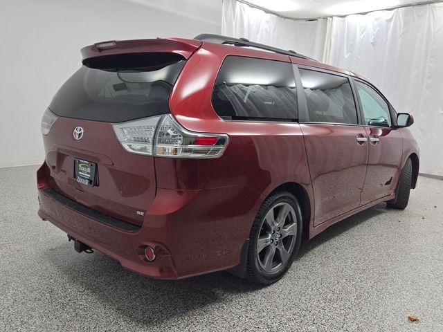 2020 Toyota Sienna SE