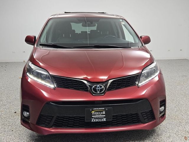 2020 Toyota Sienna SE