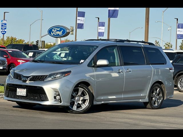 2020 Toyota Sienna SE