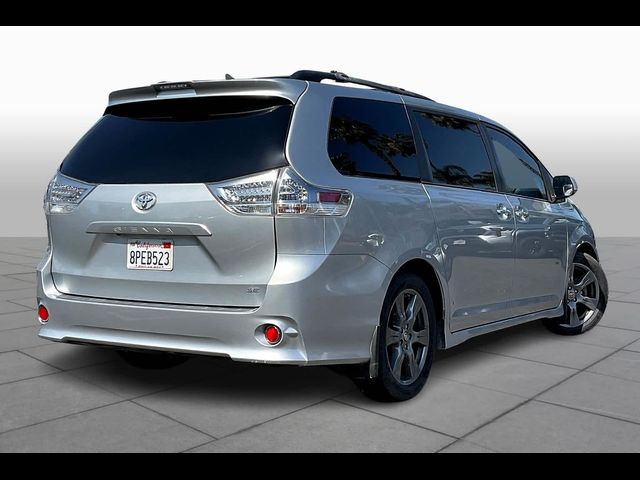 2020 Toyota Sienna SE