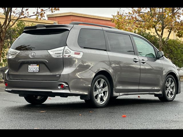 2020 Toyota Sienna 