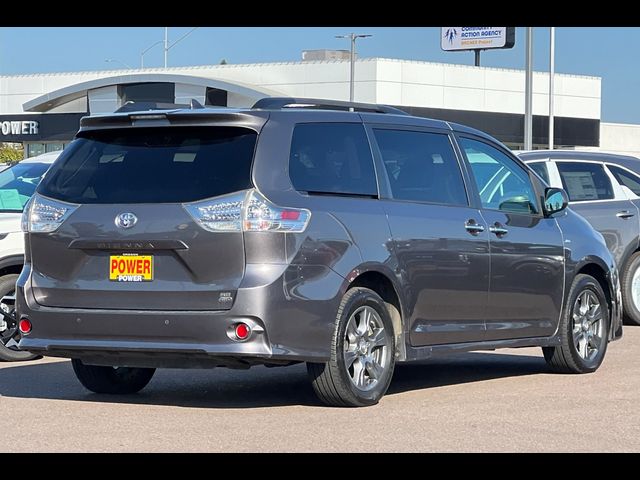 2020 Toyota Sienna SE Premium