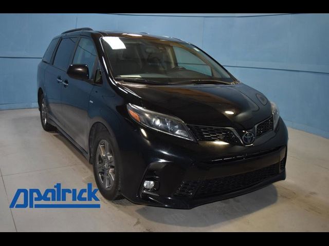 2020 Toyota Sienna SE