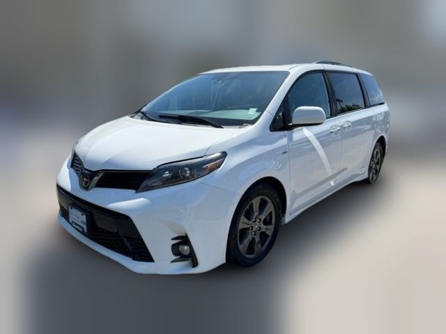2020 Toyota Sienna SE
