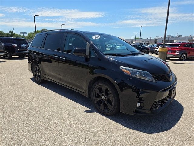 2020 Toyota Sienna SE Premium